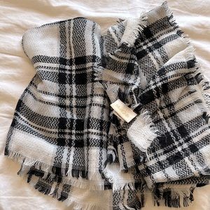 MODCLOTH PLAID OVERSIZE SCARF